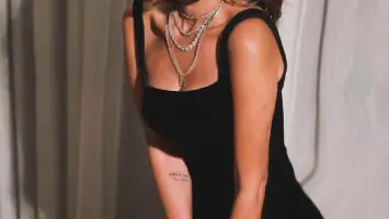 مشهد من مسلسل قسمة العدل يظهر الشخصيات الرئيسية