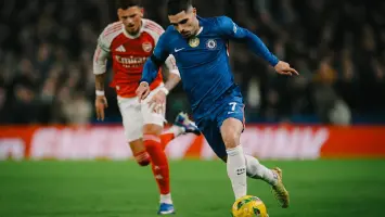 مباراة بين تشيلسي وأرسنال في الدوري الإنجليزي الممتاز