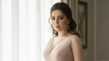 الفنانة مي عز الدين - من حسابها على انستغرام