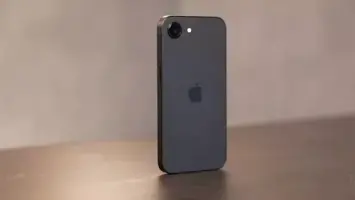 هاتف iPhone 17e