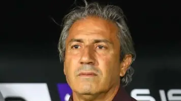مدرب نادي المصري نبيل الكوكي يتابع تدريبات الفريق