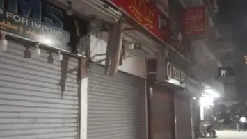 شرطة مصرية تقوم بحملة تفتيش على المحلات التجارية