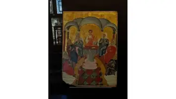 مصلون يؤدون صلاة العيد بمسجد كبير