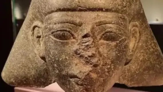 التمثال خرج من مصر عام 2011
